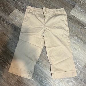 Super cute crop capris. Love these!!